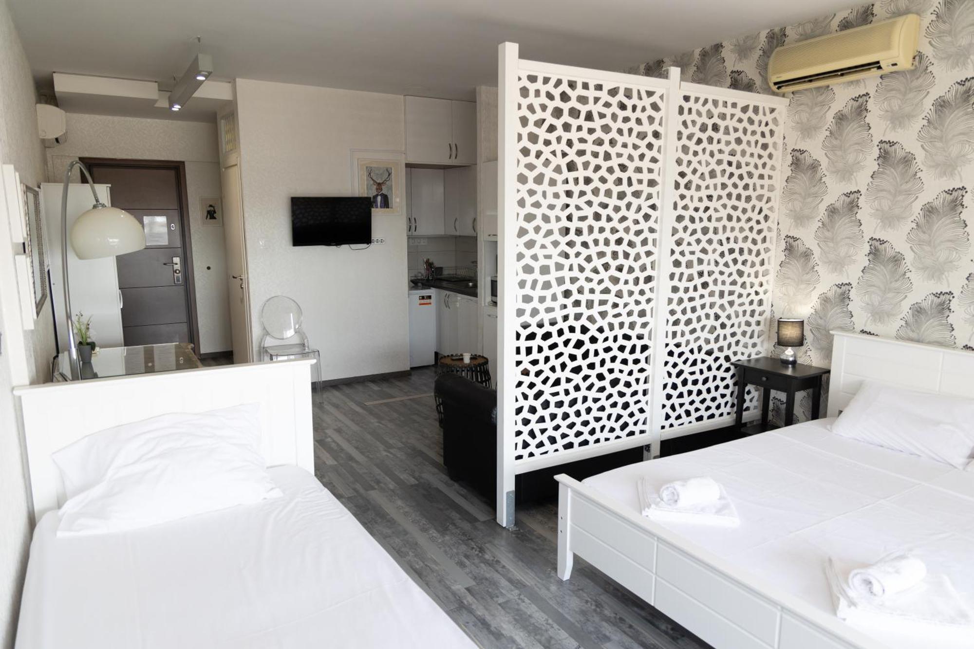 Center Iii By Casa D'oro Apartment *